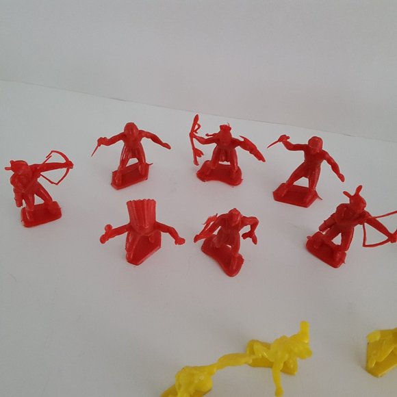 Vintage Plastic Toys Native American and Cowboy Figures - Picture 11 of 14